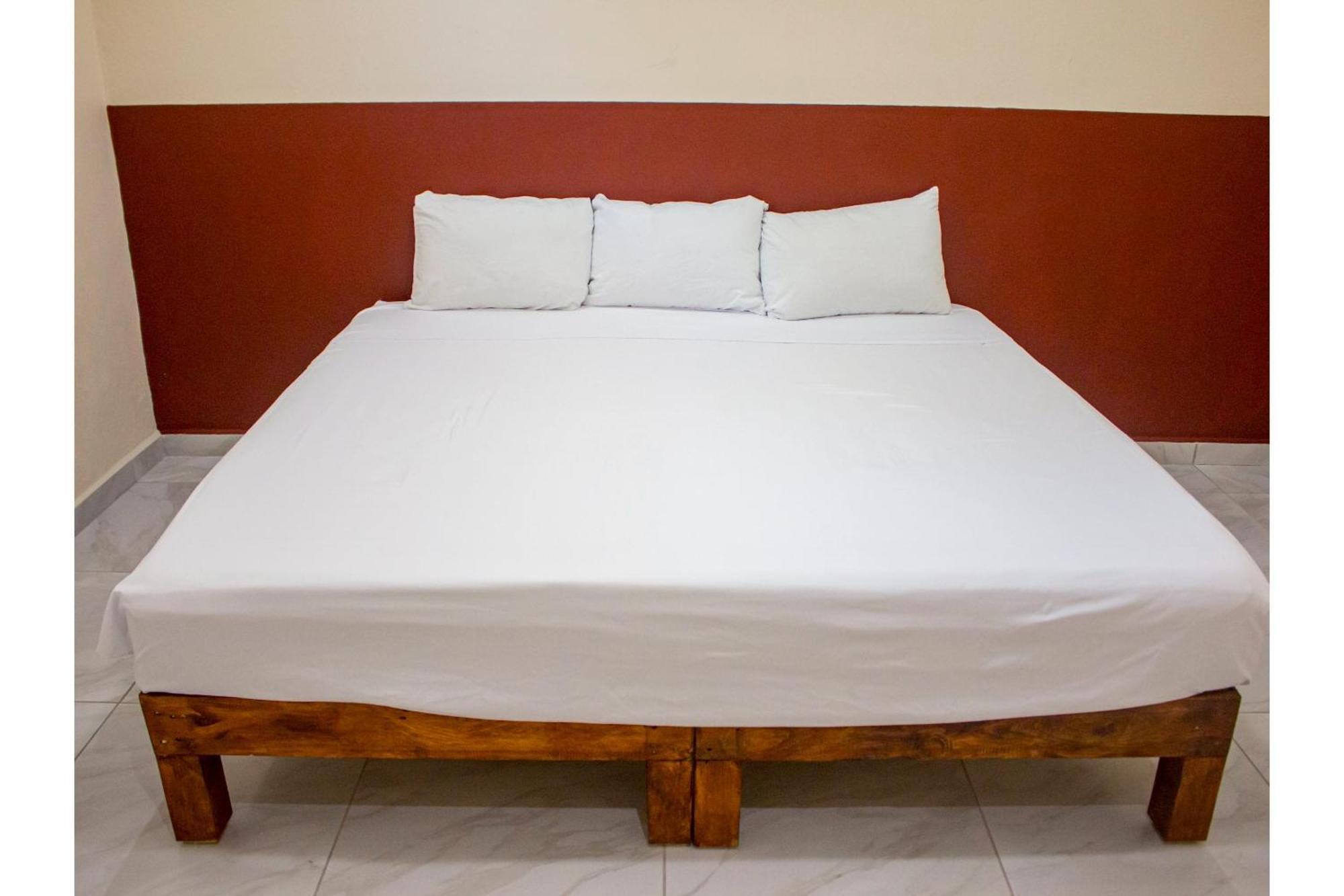 Oyo La Playa Hotel 3*